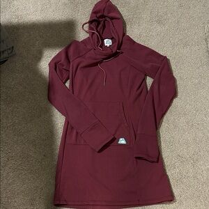 Alpenglow Wildwoods Burgundy Hooded Dress with Pocket size L